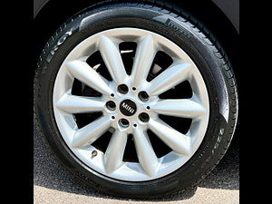 MINI Clubman thumbnail