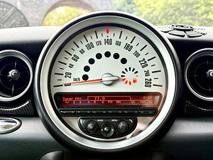 MINI Hatch thumbnail