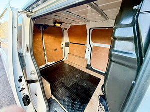 Nissan e-NV200 thumbnail