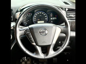 Nissan Elgrand thumbnail