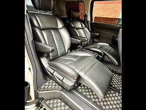 Nissan Elgrand thumbnail