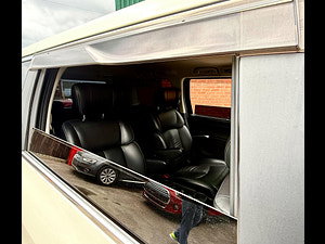 Nissan Elgrand thumbnail