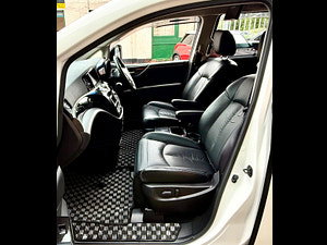 Nissan Elgrand thumbnail