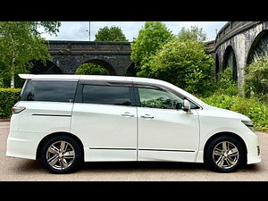 Nissan Elgrand thumbnail