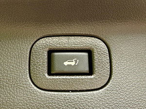 Nissan Elgrand thumbnail