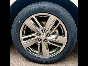 Nissan Elgrand thumbnail