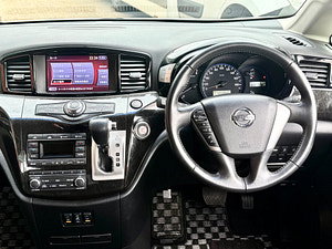 Nissan Elgrand thumbnail