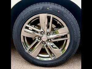 Nissan Elgrand thumbnail