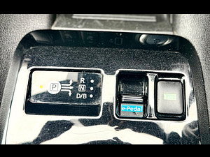 Nissan Leaf thumbnail