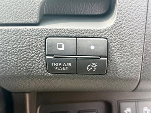 Nissan Serena thumbnail