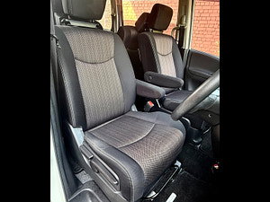 Nissan Serena thumbnail