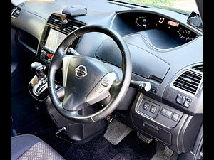 Nissan Serena thumbnail