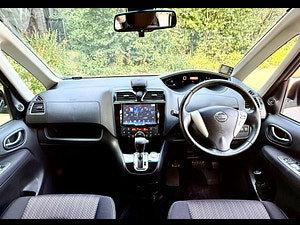 Nissan Serena thumbnail