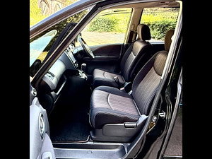 Nissan Serena thumbnail