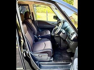 Nissan Serena thumbnail