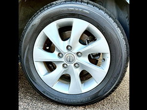 Nissan Serena thumbnail