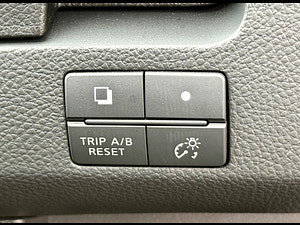 Nissan Serena thumbnail
