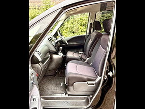 Nissan Serena thumbnail