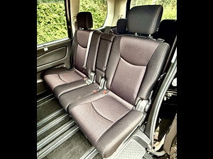 Nissan Serena thumbnail