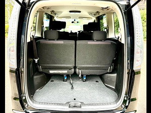 Nissan Serena thumbnail