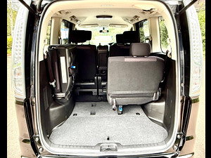 Nissan Serena thumbnail
