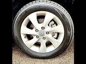 Nissan Serena thumbnail