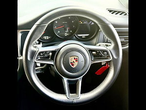 Porsche Macan thumbnail