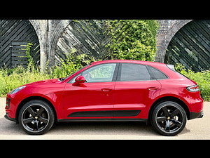 Porsche Macan thumbnail