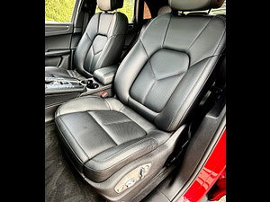 Porsche Macan thumbnail