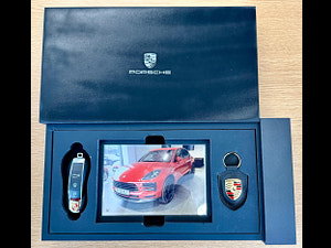 Porsche Macan thumbnail