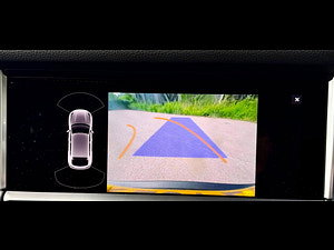 Porsche Macan thumbnail