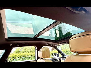 Porsche Macan thumbnail