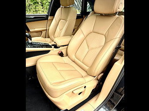 Porsche Macan thumbnail