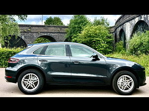 Porsche Macan thumbnail