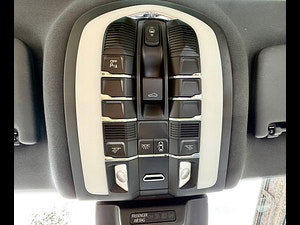 Porsche Macan thumbnail