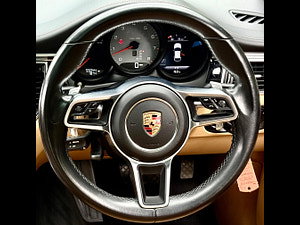 Porsche Macan thumbnail