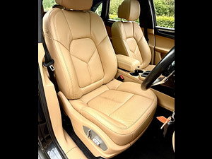 Porsche Macan thumbnail