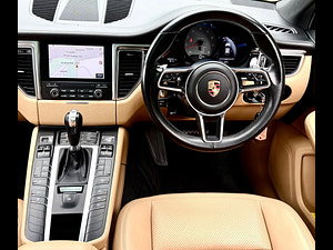 Porsche Macan thumbnail