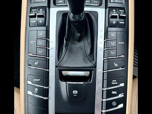 Porsche Macan thumbnail