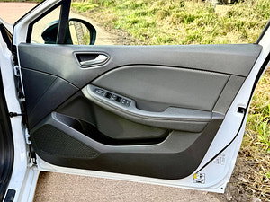 Renault Clio thumbnail