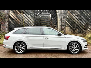 Skoda Superb thumbnail