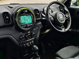 MINI Countryman thumbnail