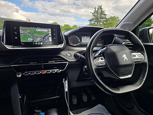 Peugeot 208 thumbnail