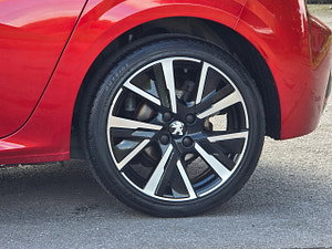 Peugeot 208 thumbnail