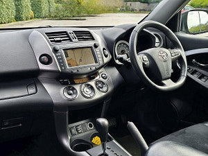Toyota RAV4 thumbnail