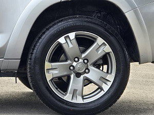 Toyota RAV4 thumbnail
