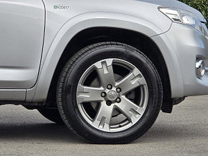 Toyota RAV4 thumbnail