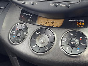 Toyota RAV4 thumbnail