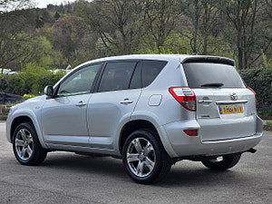 Toyota RAV4 thumbnail