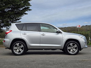 Toyota RAV4 thumbnail
